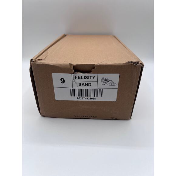 JOURNEE COLLECTION 'FELISITY' RUCHED ANKLE TIE BLOCK HEEL SANDAL LT.BEIGE 9M NEW - Picture 8 of 9